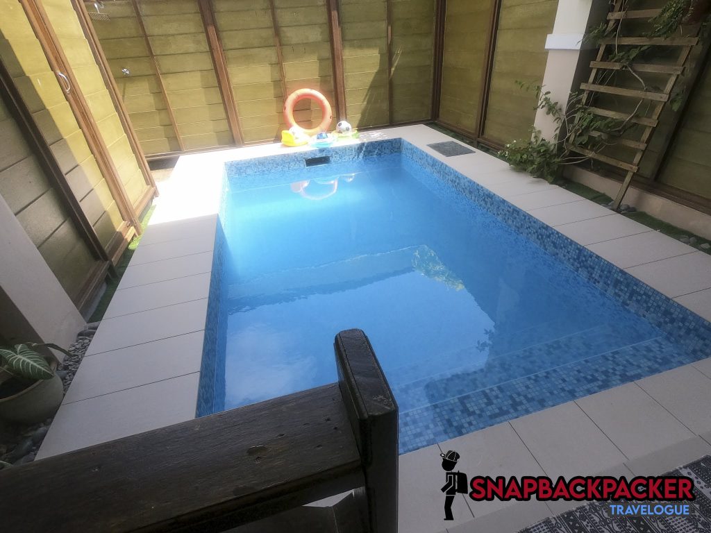 kolam renang close up