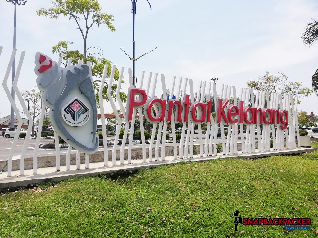 pantai kelanang signboard