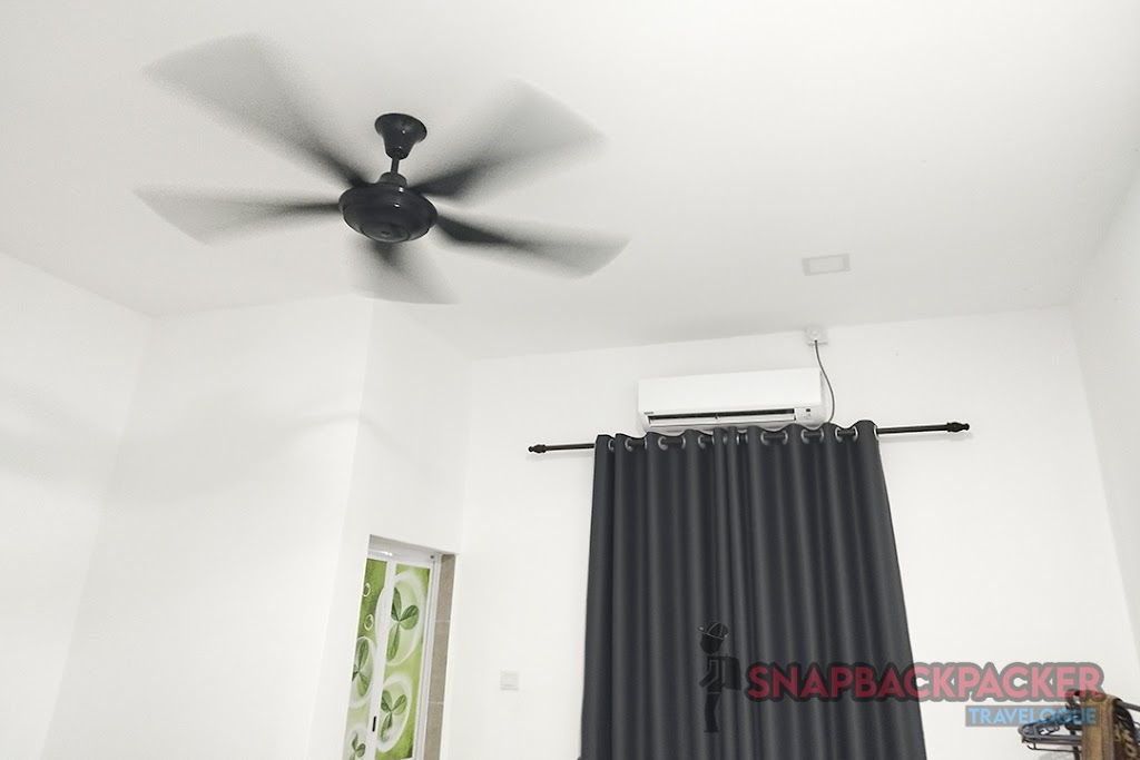 Kipas Siling dan Aircond Dalam Bilik