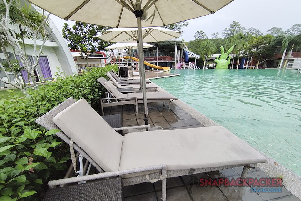 Santai 20Tepi 20Kolam 1