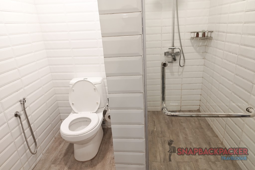 Shower 20and 20Toilet 1