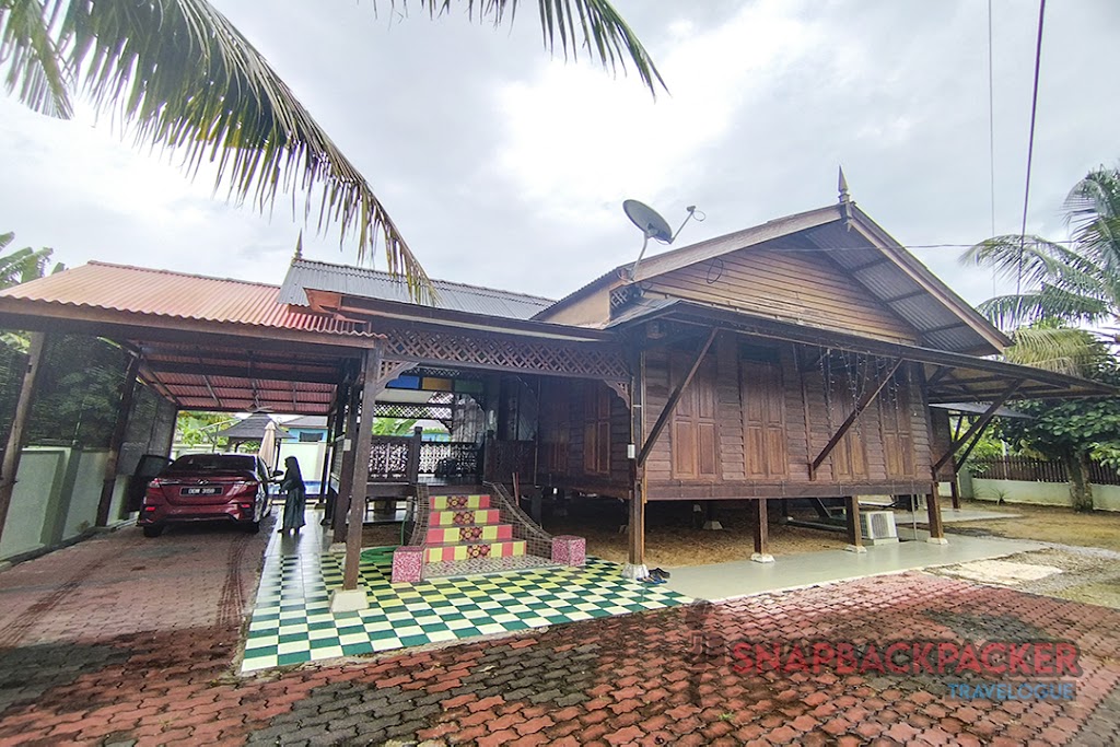 Bahagian 20Hadapan 20Homestay 20Bunga 20Raya 1