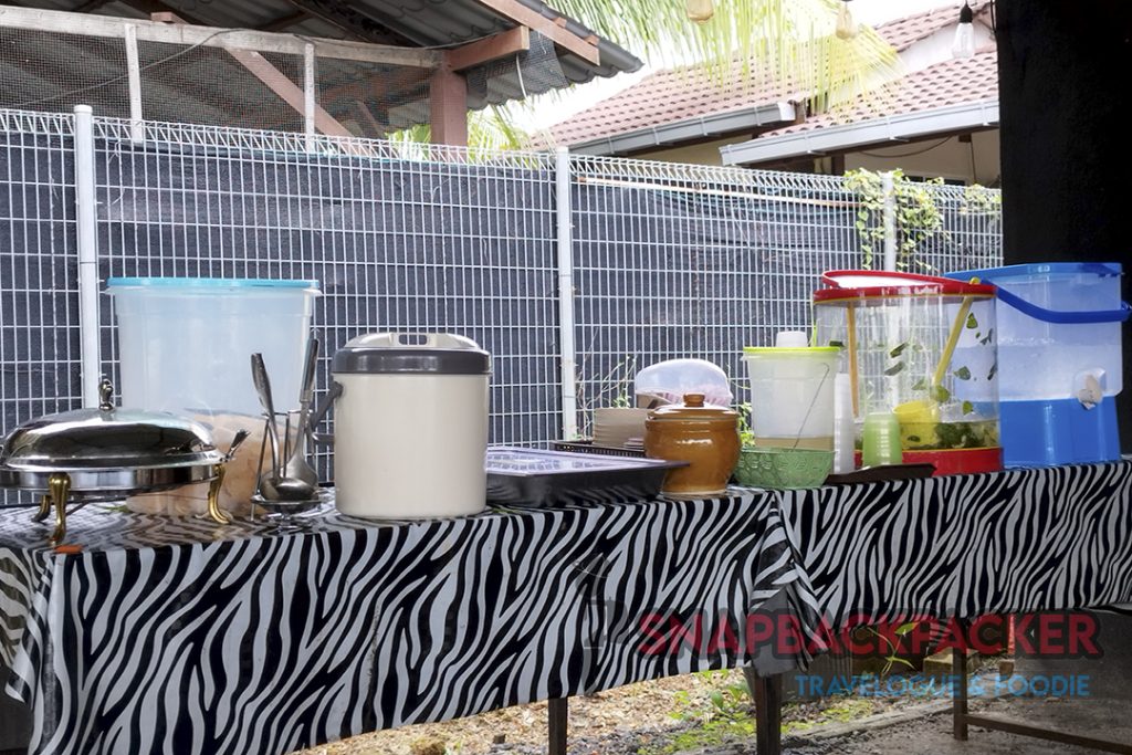 Review Makanan: Tilapia Terbang di UCU Kak Rock – Ikan Goreng Paling Rangup & Padu! 3 Kondimen Percuma