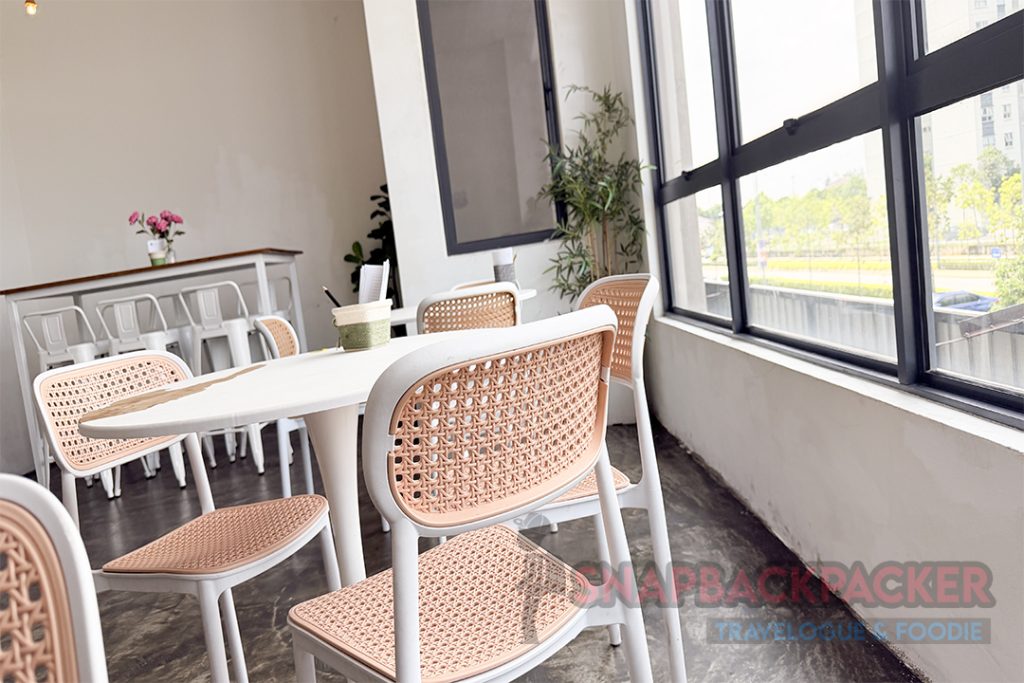 tempat makan empatiga